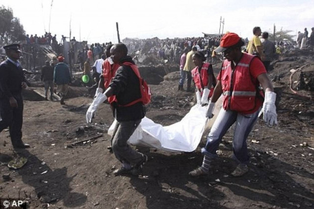 Εξαγριωμένο πλήθος λιντσάρισε και έκαψε ζωντανούς διαρρήκτες