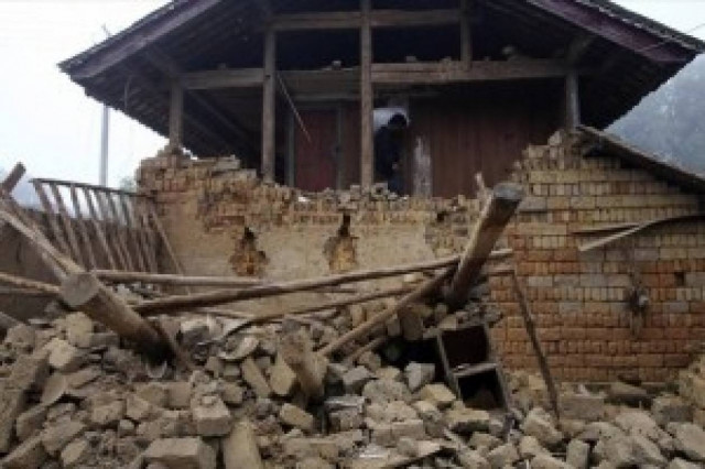 Κίνα: Ένας νεκρός, εκατοντάδες τραυματίες από τα 6,4 Ρίχτερ