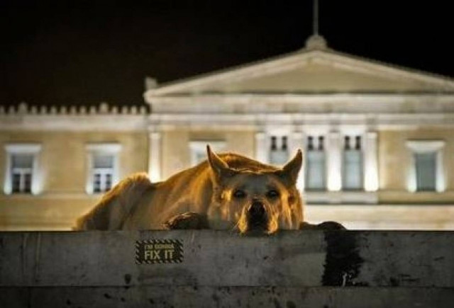 «Έσβησε» ο θρυλικός «Λουκάνικος» (pics-vid)