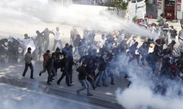 Απειλές και ανταλλαγή πυρών στο Κασμίρ από Ινδία και Πακιστάν