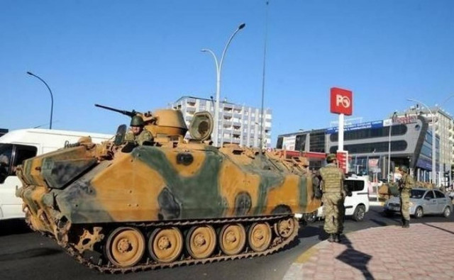 Εμπόλεμη ζώνη το Ντιγιαρμπακίρ (Photos)