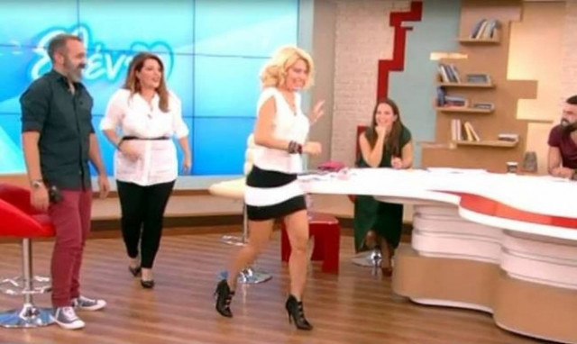 Ελένη Μενεγάκη: Έφυγε τρέχοντας από το πλατό