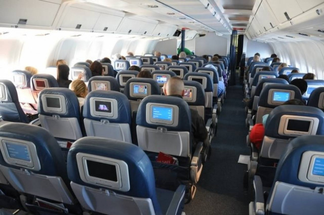 Συναγερμός στον αέρα: Επιβάτης ένοιωσε αδιαθεσία και τέθηκε σε καραντίνα λόγω Έμπολα