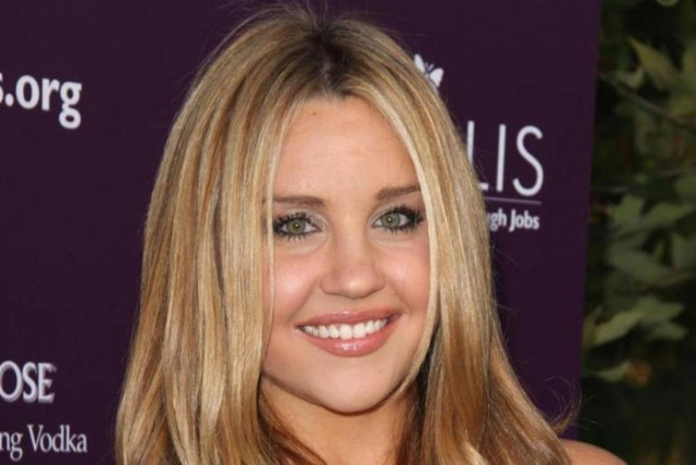 ΗΠΑ: Ηθοποιός ισχυρίζεται ότι έχει μικροτσίπ στο κεφάλι της!