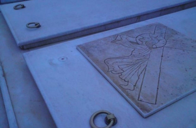 Αίγιο: Είχαν βάλει στο «μάτι» το νεκροταφείο