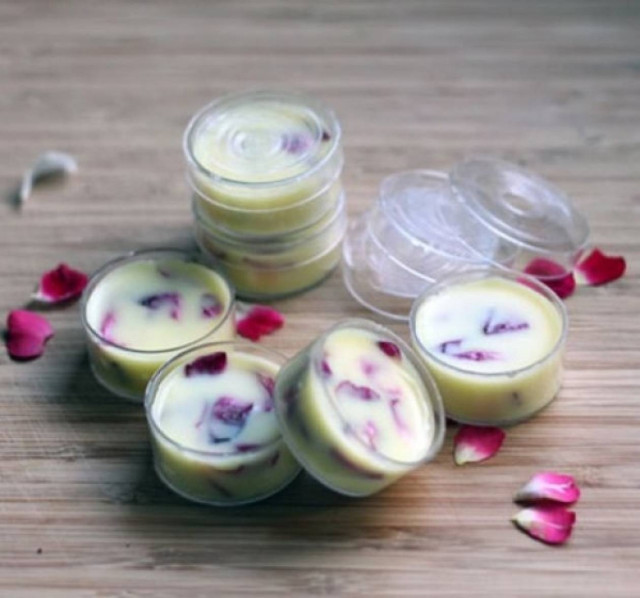 Τριανταφυλλένιο lip balm από τα χεράκια σου!