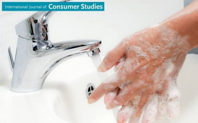 Γιατί επιβάλλεται να πλένετε τα χέρια σας με κρύο νερό