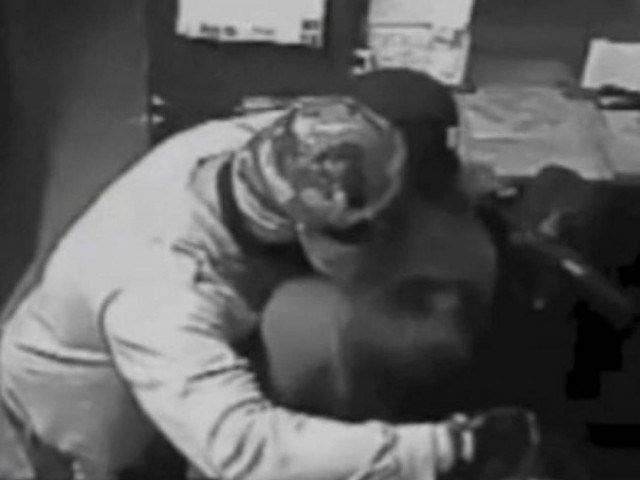 Πήγε για ληστεία και τον έπιασαν τα κλάματα!