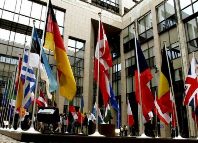 Σύνοδος των υπουργών Υγείας για νέα μέτρα κατά του Έμπολα