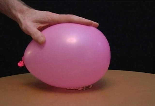 10 νέα κόλπα για να τρελάνετε τους φίλους σας (Video)