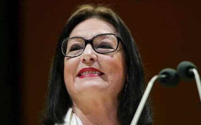 Η Νάνα Μούσχουρη τραγουδά για τα παιδιά με καρκίνο