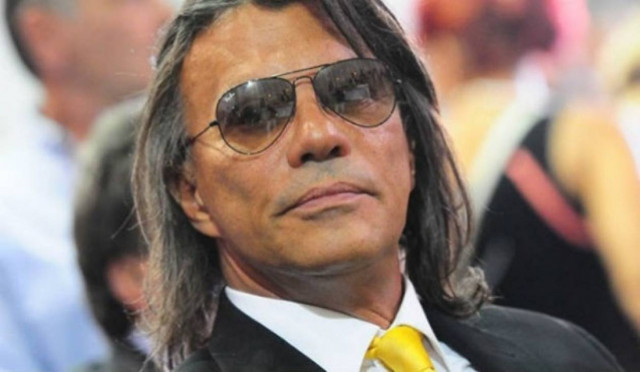 Ο Ψινάκης κηρύσσει σε πτώχευση το Δήμο Μαραθώνα