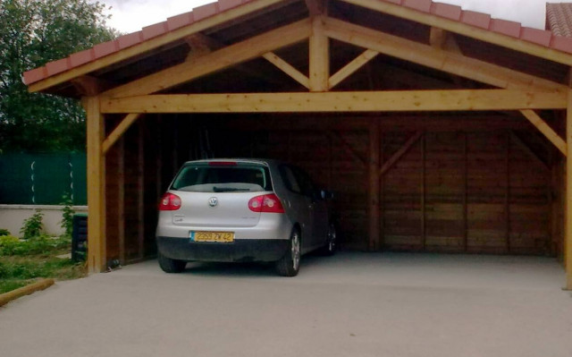 Αυτοσχέδιο γκαράζ για... λίγους (video)