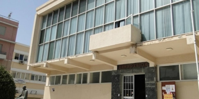 Kρήτη: Έφοδος ελεγκτών για παράνομες προσλήψεις σε δήμους