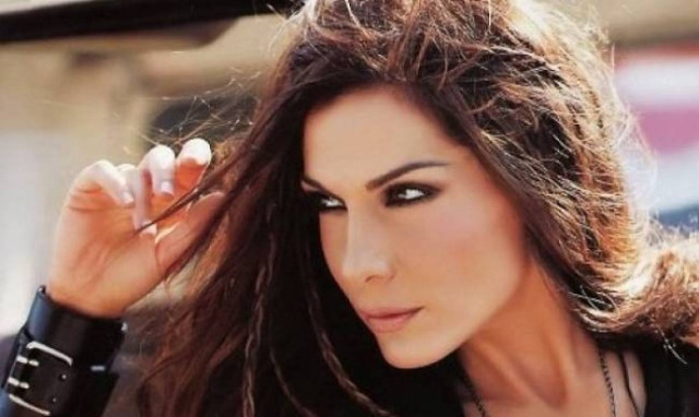 Tην σύλληψη των παπαράτσι που την ακολουθούσανε ζήτησε η Δέσποινα Βανδή