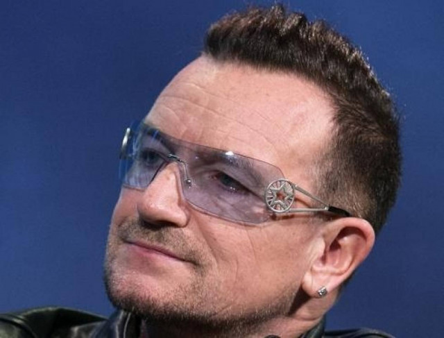 Ο τραγουδιστής Μπόνο αποκάλυψε γιατί φοράει πάντα γυαλιά