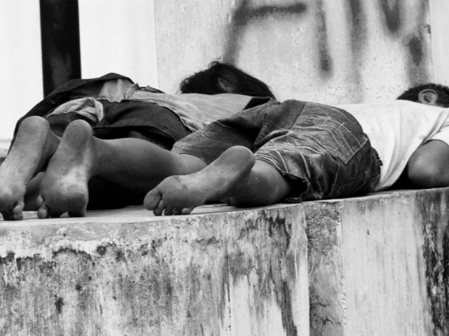 Παγκόσμια Ημέρα Παιδικής φτώχειας:  Γεννιούνται παιδιά μέσα στην μιζέρια και στη στέρηση