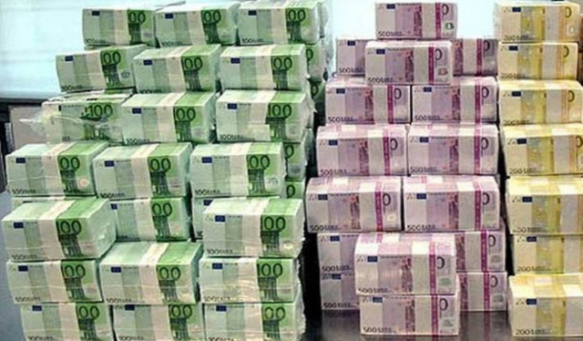 Πώς θα φορολογηθούν τα εμβάσματα προς το εξωτερικό