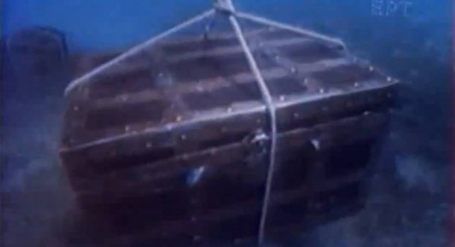 Σπάνια πλάνα από το πλοίο που μετέφερε τα μάρμαρα του Παρθενώνα (vid)