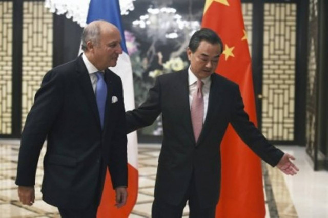 «Ανόητο να αποκοπούν οι χώρες που έχουν πληγεί από Έμπολα»