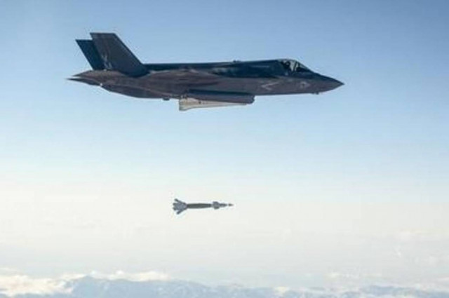 Μπαράζ αεροπορικών επιδρομών κατά του ΙΚ σε Συρία και Ιράκ