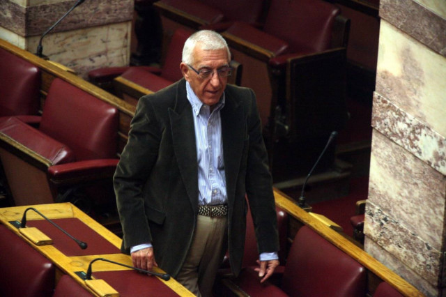 Κακλαμάνης σε Βενιζέλο: Τι «τρέχει» με το Σκοπιανό;