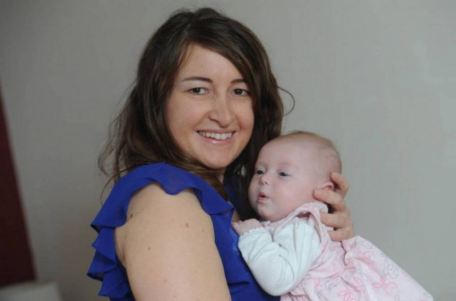 Η γυναίκα με τις δύο μήτρες έγινε μητέρα