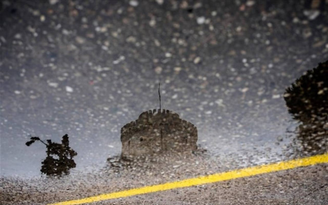 Καιρός: Προβλήματα στη Θεσσαλονίκη από την πρωινή καταιγίδα