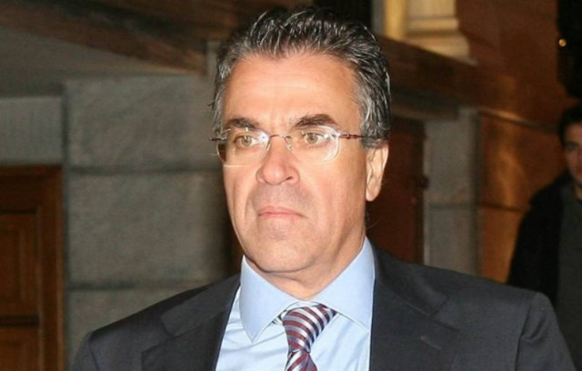 Αποδοκίμασαν τον Ντινόπουλο στο Περιστέρι