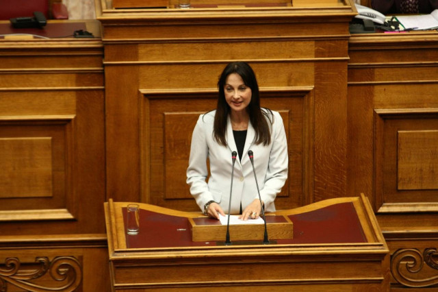 Κουντουρά: Η κυβέρνηση νομοθετεί αναποτελεσματικά και για λίγους