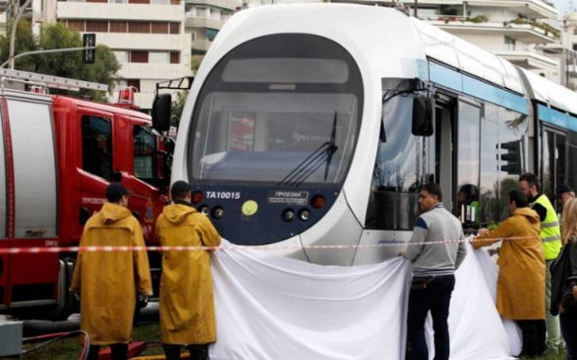 Τραμ παρέσυρε και διαμέλισε ηλικιωμένη