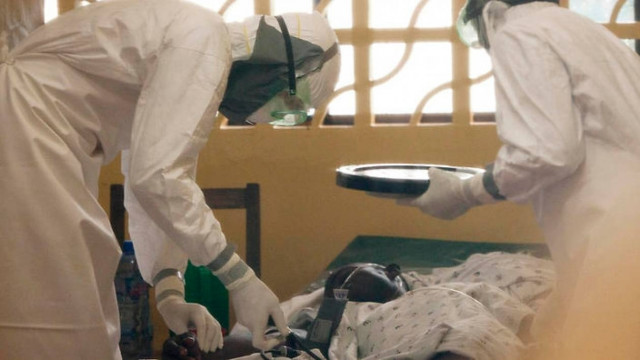 Ιός Έμπολα: «Θωρακίζεται» το Ιλινόις - Σε καραντίνα τα άτομα «υψηλού κινδύνου»