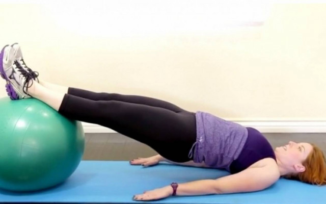 Κυτταρίτιδα: Η άσκηση του 1 λεπτού που σας βοηθά να τη νικήσετε