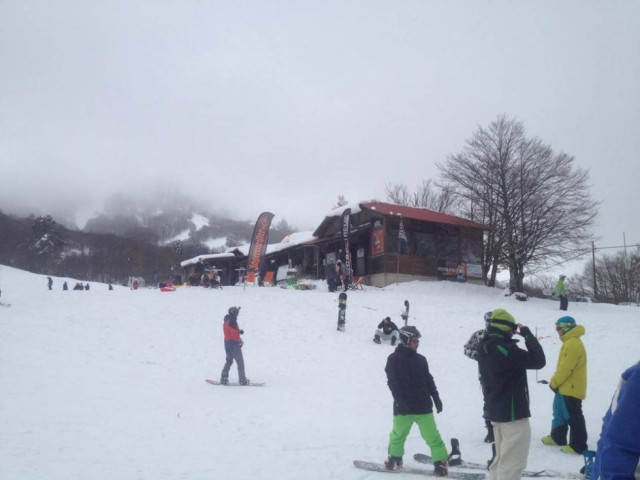 Βασιλίτσα: Τα πρώτα χιόνια έφεραν κόσμο στο χιονοδρομικό κέντρο