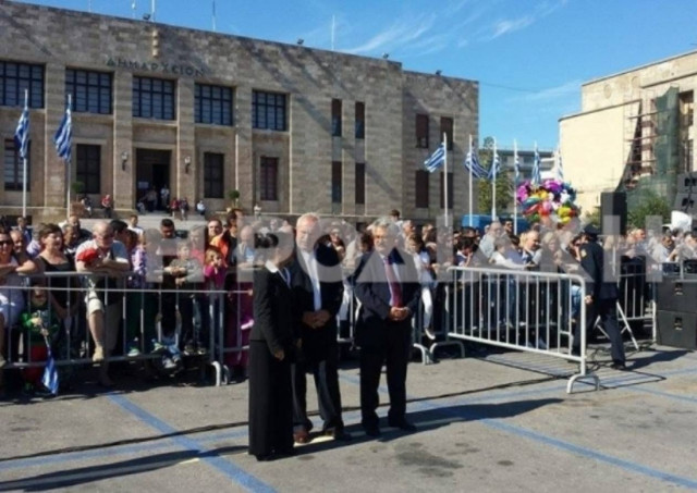 Βουλευτής του ΣΥΡΙΖΑ αρνήθηκε την εξέδρα των επισήμων
