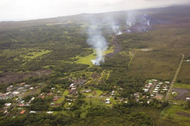 Χαβάη: Η λάβα του ηφαιστείου Κιλαουέα πλησιάζει κατοικημένες περιοχές (pics+vid)