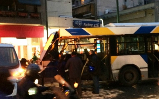 Τροχαίο με λεωφορείο κοντά στην πλατεία Κολιάτσου-Δύο τραυματίες