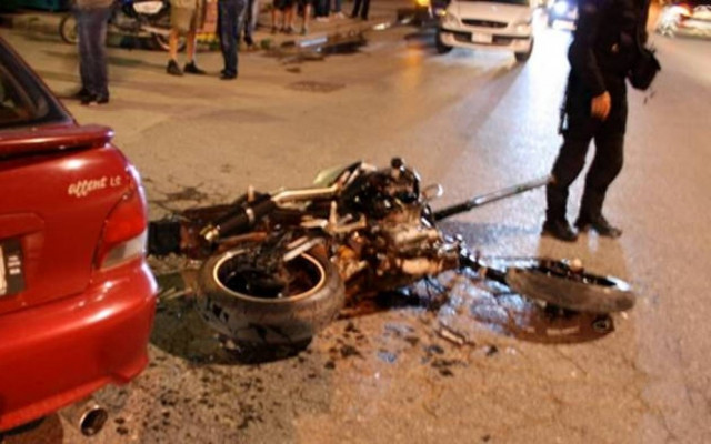 Τροχαίο με Ι.Χ. και μηχανή στη Λάρισα