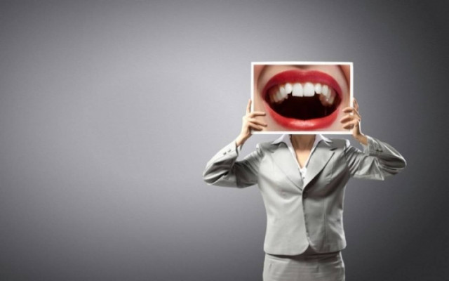 Ποια πάθηση προμηνύει το μάτωμα των ούλων