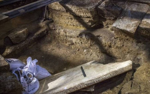 Amphipolis: Artificial underground tunnel found in fourth chamber