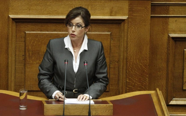 Ασημακοπούλου: Άνανδρη πράξη η βεβήλωση του μνημείου του Ολοκαυτώματος