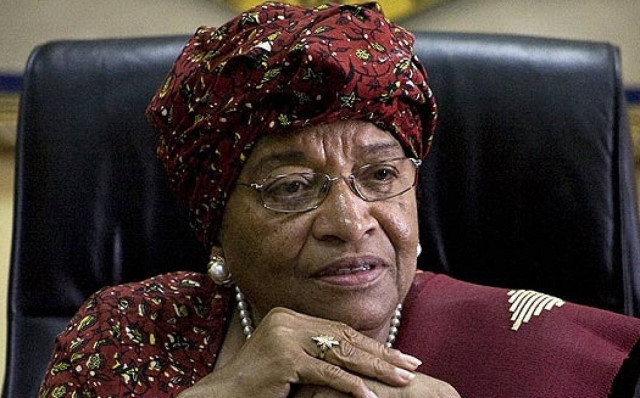 Έμπολα: Δώρισαν σαπούνι και απολυμαντικό στην πρόεδρο της Λιβερίας!