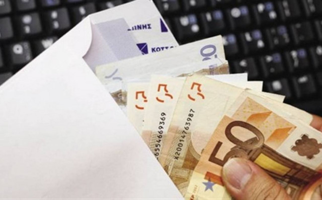 Spiegel: «Λαδώνονταν» οι δημόσιοι υπάλληλοι στην Ελλάδα;