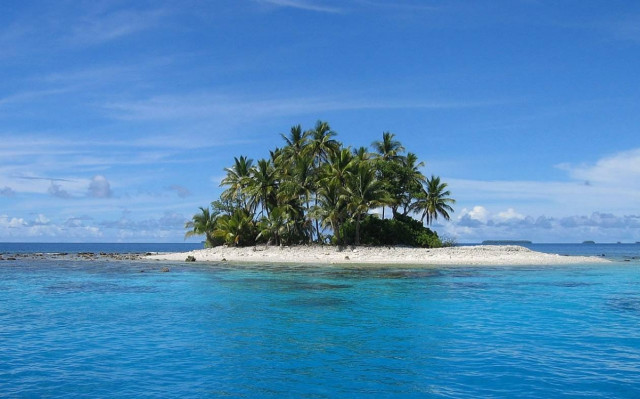 Ο Τάκης, η Κατίνα και το νησί...