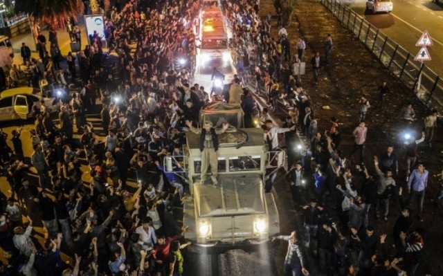 Πεσμεργκά καθ' οδόν προς το Κομπάνι άφησαν… φέσι σε τουρκικό εστιατόριο!