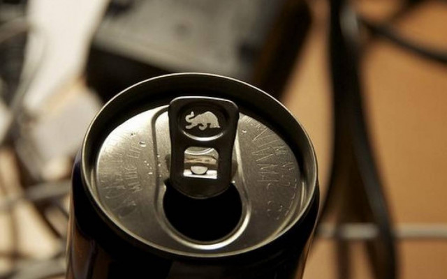 Η Λιθουανία απαγόρευσε την πώληση ενεργειακών ποτών σε ανήλικους