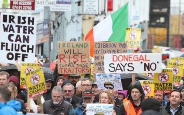 Ιρλανδία: Διαδηλώσεις για τα τέλη στο νερό