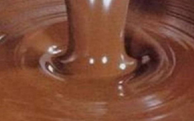 Συνταγή για το πιο νόστιμο σοκολατένιο γλυκό με 3 υλικά!