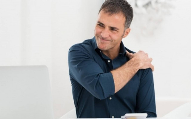 Η μυαλγία οφείλεται σε ψύξη; Τι υποστηρίζουν οι επιστήμονες