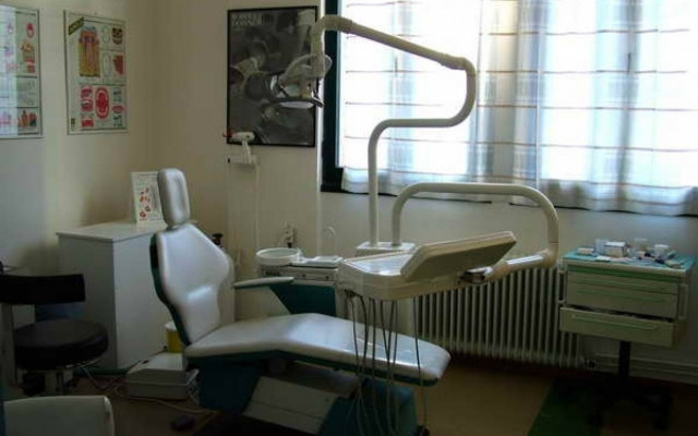 Κινδύνεψε 14χρονη μετά από επίσκεψη σε οδοντιατρείο γειτονικού κράτους